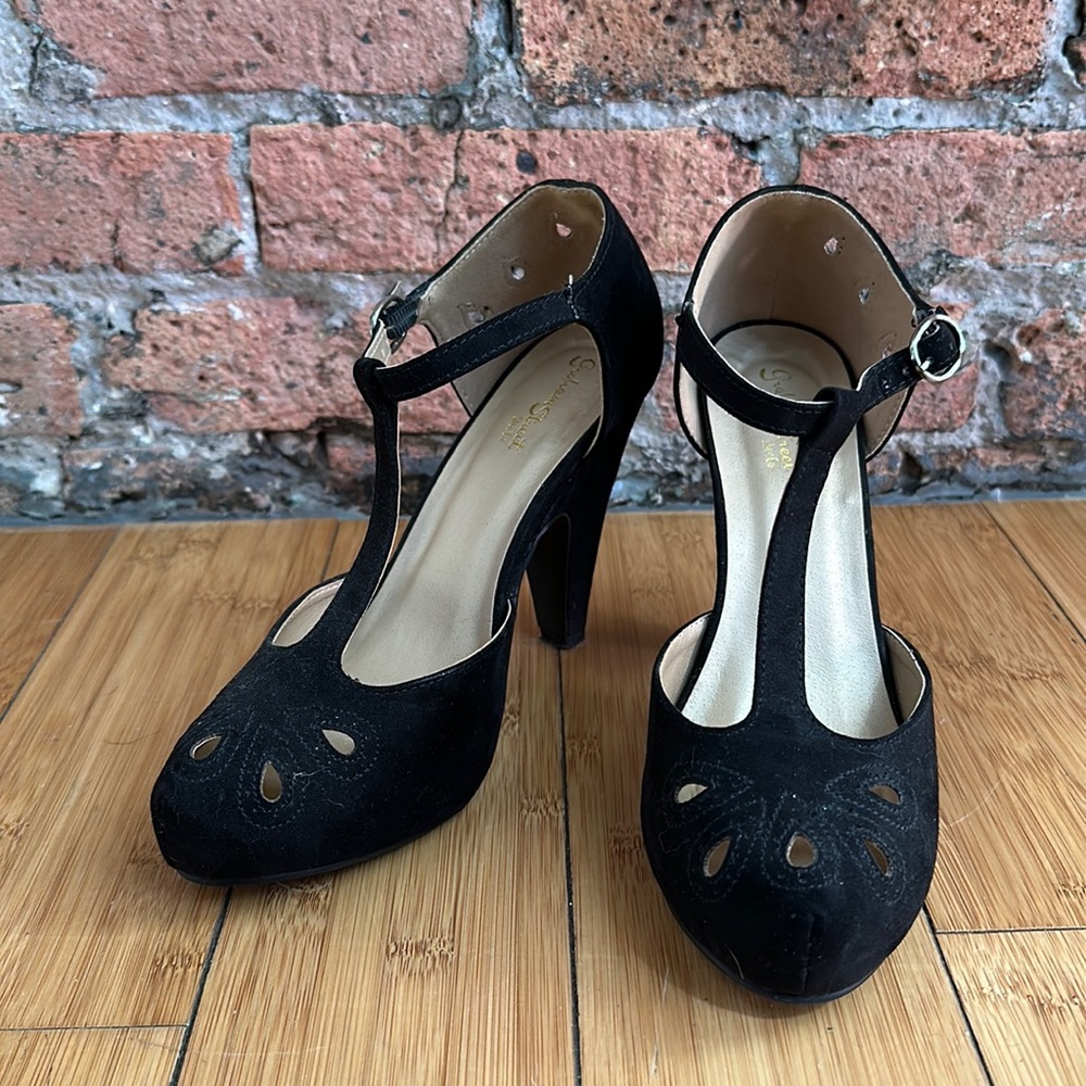 Vintage Inspired Cutout T-Strap Heels